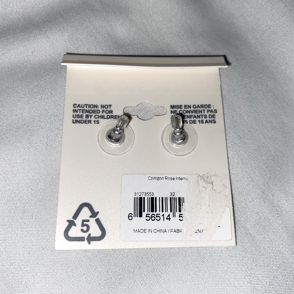 BRAND NEW Silver Heart Earrings - Picture 2 of 2